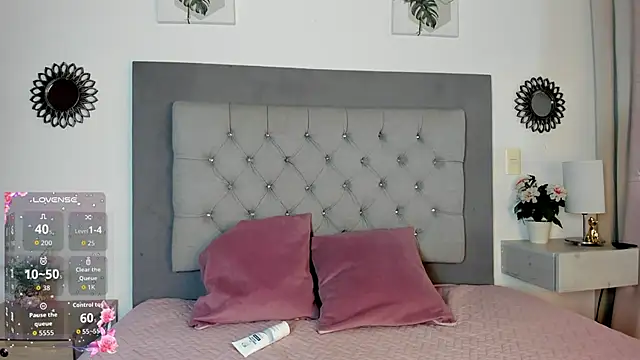 Snapshot of Arya_Grey chatting on 04-01-26, 11:33 Arya Grey online show from 04-01-26, 11:33