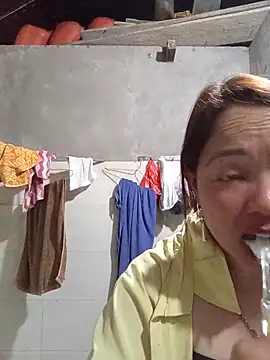 Yellow-pink online show from 04-17-26, 11:35