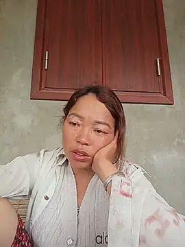 Yellow-pink online show from 05-24-26, 10:31