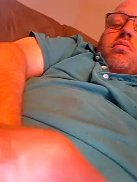 Snapshot of Gert696912 chatting on 06-08-26, 06:30 Gert696912 online show from 06-08-26, 06:30