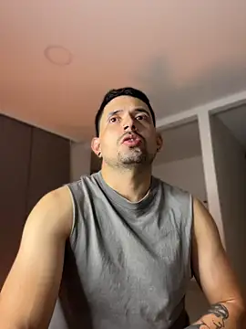 TroyeSavage online show from 04-07-26, 10:48