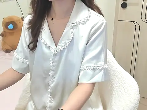 Snapshot of Camiilia chatting on 06-11-26, 03:48 Camiilia online show from 06-11-26, 03:48