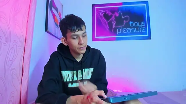 Desire Boys1 online show from 04-18-26, 06:56