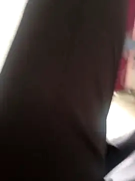 Snapshot of AishwaryaGujjar chatting on 04-06-26, 05:19 AishwaryaGujjar online show from 04-06-26, 05:19