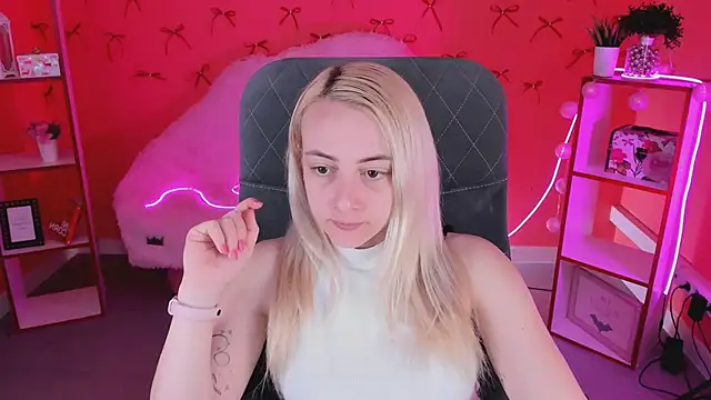 CarolMoor online show from 04-16-26, 09:10