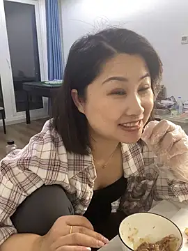 Snapshot of xiaoyi-10 chatting on 04-13-26, 11:48 xiaoyi-10 online show from 04-13-26, 11:48