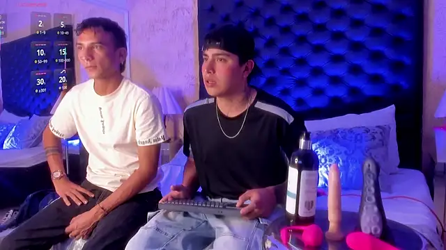 Snapshot of ThomasThundr chatting on 03-17-26, 08:23 ThomasThundr online show from 03-17-26, 08:23