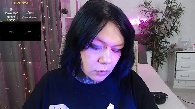 Qwerty Anna Lbo online show from 03-10-26, 04:06