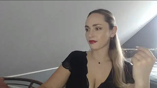 ScarlettSensitive online show from 06-01-26, 06:26