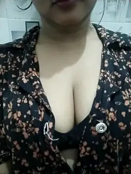 Snapshot of Chandrika_Yadav chatting on 05-04-26, 06:15 Chandrika Yadav online show from 05-04-26, 06:15