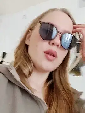 LittleForestELF2 online show from 03-10-26, 10:09