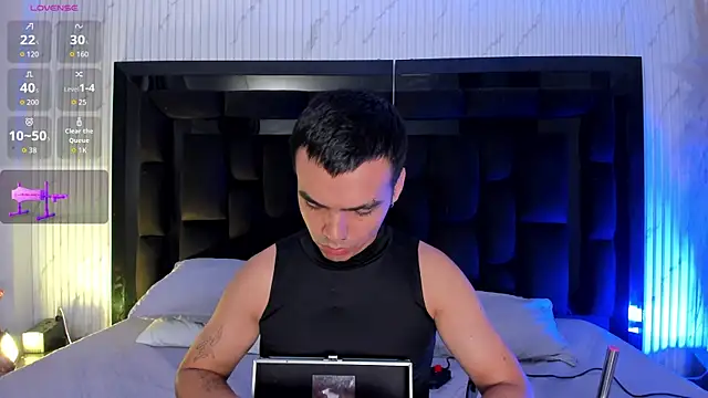 NicoKinggs  online show from 05-04-26, 02:13