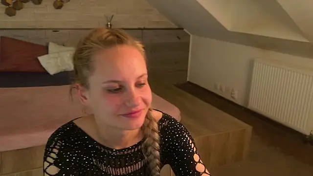 Snapshot of IceBlueBabe chatting on 05-25-26, 07:42 IceBlueBabe online show from 05-25-26, 07:42