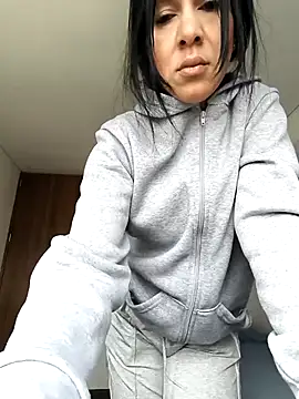 Camillemonroe  online show from 04-17-26, 12:41