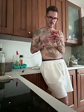 Snapshot of matC_of chatting on 03-21-26, 04:43 matC of online show from 03-21-26, 04:43