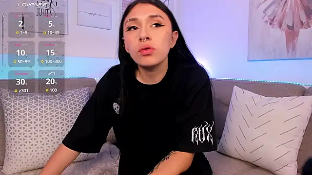 Snapshot of Zoey_monroe chatting on 06-19-26, 01:26 Zoey monroe online show from 06-19-26, 01:26