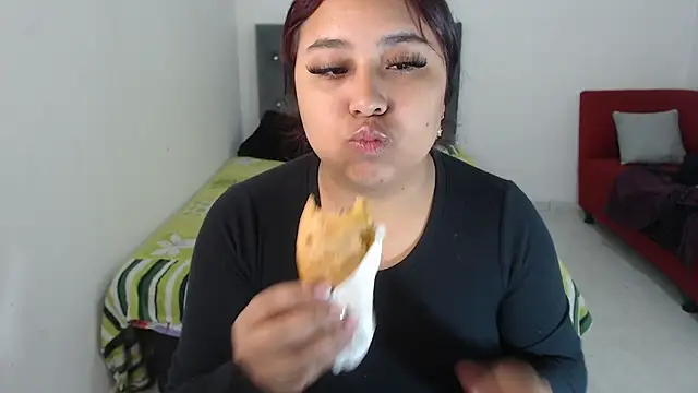 candymorena69 online show from 05-25-26, 12:44