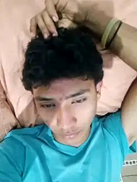 Snapshot of el___000111 chatting on 03-11-26, 12:27 el 000111 online show from 03-11-26, 12:27