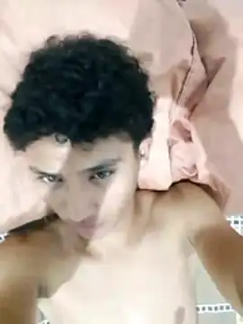 Snapshot of el___000111 chatting on 03-16-26, 04:18 el 000111 online show from 03-16-26, 04:18