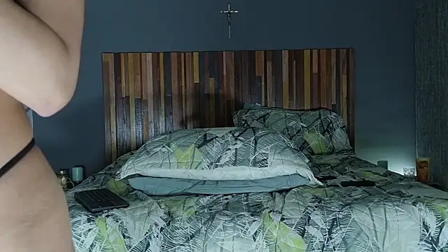 LauraaPeachh1 online show from 04-09-26, 06:19