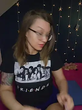 NicolePearl online show from 05-24-26, 03:50