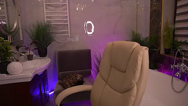 LittleJulii online show from 05-15-26, 07:54