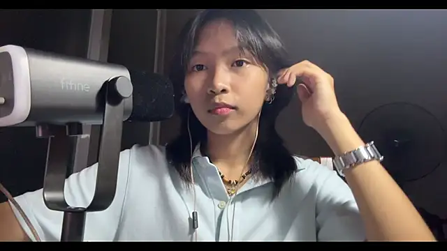 Snapshot of JeseniaSchuelke chatting on 03-12-26, 12:00 JeseniaSchuelke online show from 03-12-26, 12:00