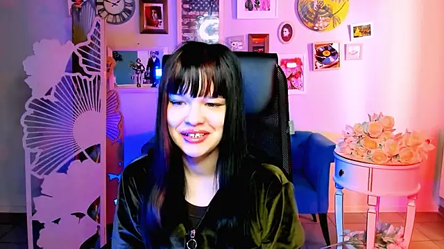 Snapshot of MeganBlosom chatting on 03-11-26, 06:19 MeganBlosom online show from 03-11-26, 06:19