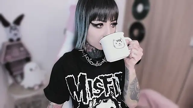 shes creepy online show from 05-15-26, 05:58