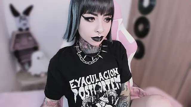 shes creepy online show from 05-16-26, 06:54