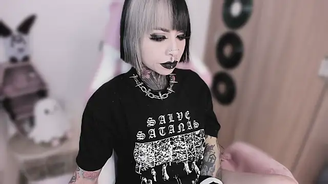 shes creepy online show from 05-28-26, 02:53