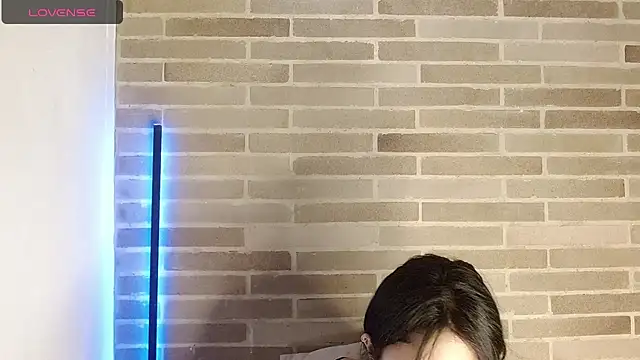 sweet-little online show from 05-20-26, 12:22
