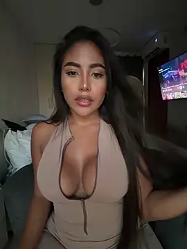 Snapshot of SaraValentina11 chatting on 05-20-26, 10:49 SaraValentina11 online show from 05-20-26, 10:49