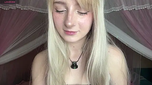 OnlyEva1 online show from 05-14-26, 08:43