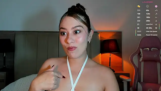 Snapshot of alejarosee chatting on 06-15-26, 01:52 alejarosee online show from 06-15-26, 01:52