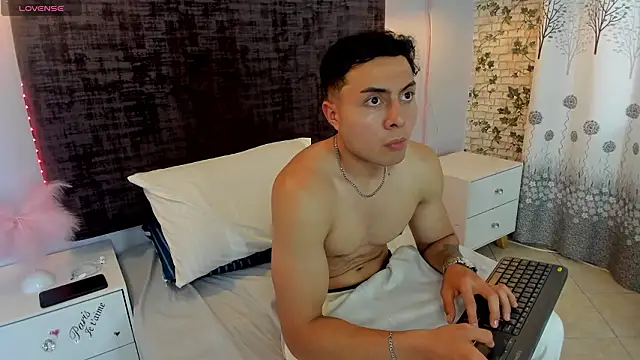 Snapshot of baby_west chatting on 03-11-26, 10:05 baby west online show from 03-11-26, 10:05