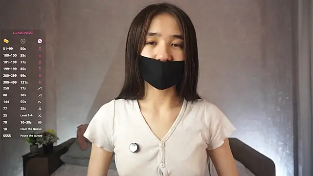 CherrylLlams online show from 04-12-26, 05:51