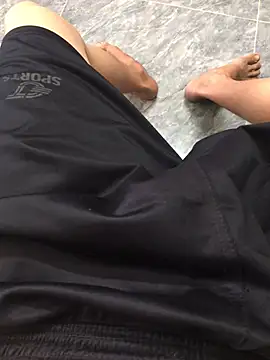 Snapshot of Huy484 chatting on 03-24-26, 04:28 Huy484 online show from 03-24-26, 04:28