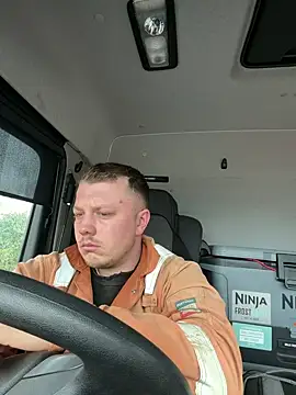 Snapshot of m66ks chatting on 03-17-26, 11:46 m66ks online show from 03-17-26, 11:46