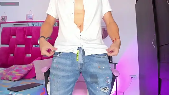 Snapshot of Christopher_Harris_ chatting on 04-14-26, 01:00 Christopher Harris online show from 04-14-26, 01:00