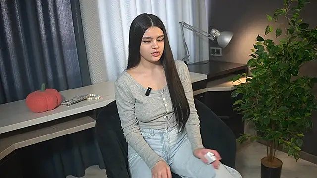 Snapshot of DevoraHondel chatting on 03-12-26, 08:20 DevoraHondel online show from 03-12-26, 08:20