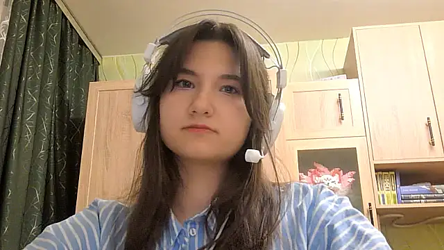 Snapshot of MiryDeni chatting on 03-11-26, 05:41 MiryDeni online show from 03-11-26, 05:41