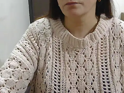 Snapshot of spicy_Zara chatting on 05-19-26, 04:41 spicy Zara online show from 05-19-26, 04:41
