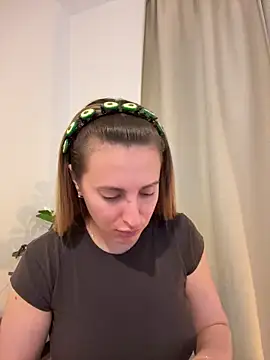 EvaRyen  online show from 05-14-26, 04:47