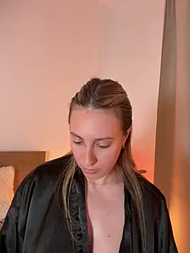 EvaRyen  online show from 05-19-26, 03:40