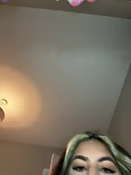 Snapshot of Sophialacex chatting on 03-13-26, 01:29 Sophialacex online show from 03-13-26, 01:29