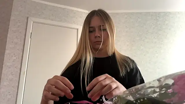 Snapshot of TranBergreen chatting on 03-12-26, 03:18 TranBergreen online show from 03-12-26, 03:18