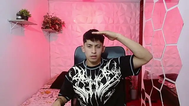 Snapshot of Kei_23 chatting on 03-11-26, 04:24 Kei 23 online show from 03-11-26, 04:24