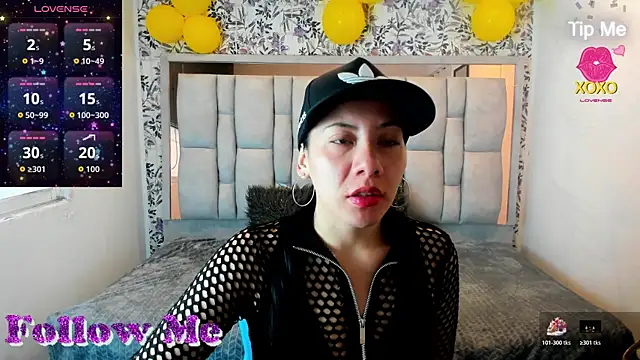 Snapshot of Abril_Fox__ chatting on 06-22-26, 12:13 Abril Fox online show from 06-22-26, 12:13