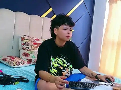 NikiEvanz online show from 04-19-26, 02:27